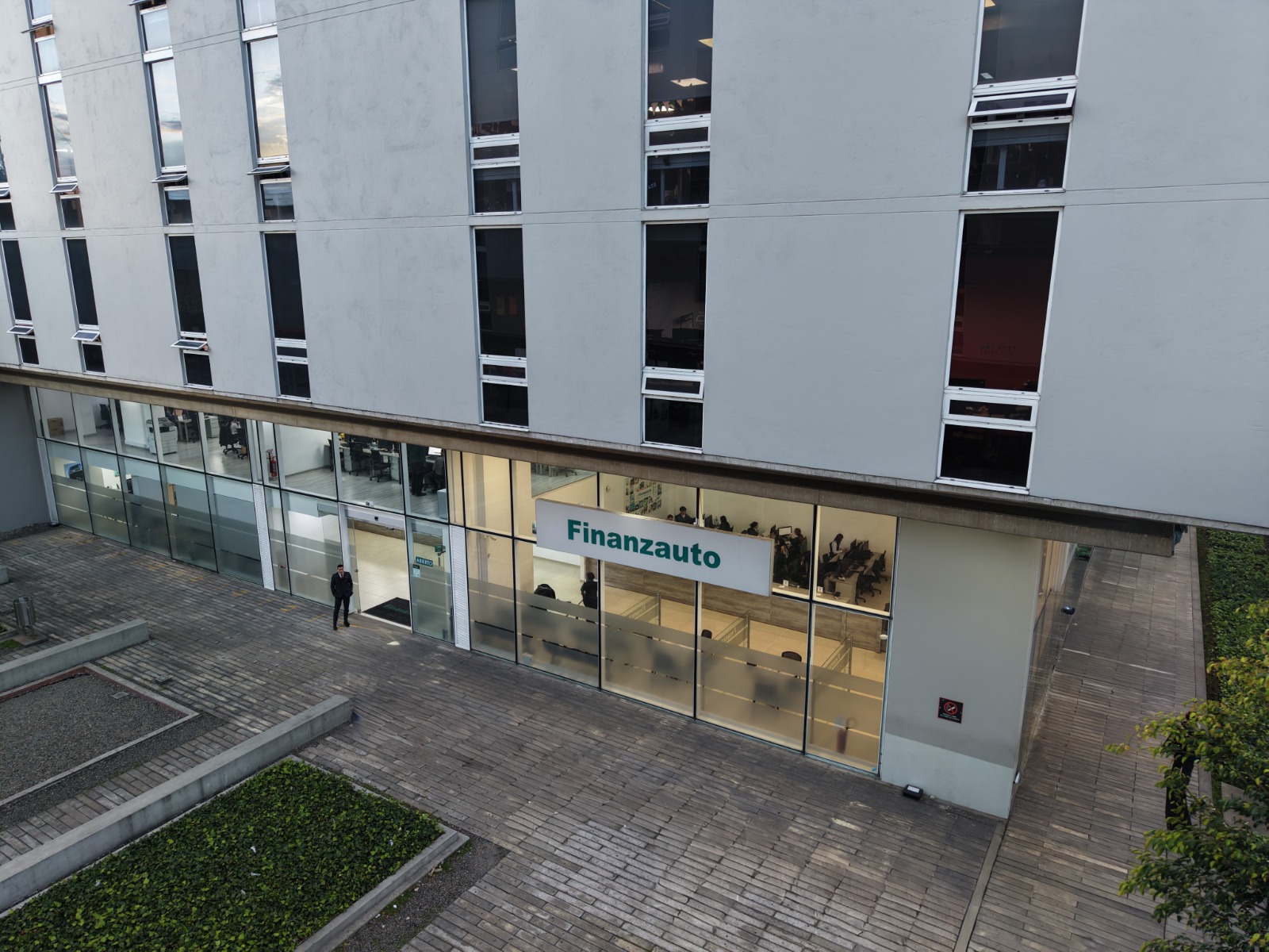 Sede principal de oficinas ubicada en Bogotá.